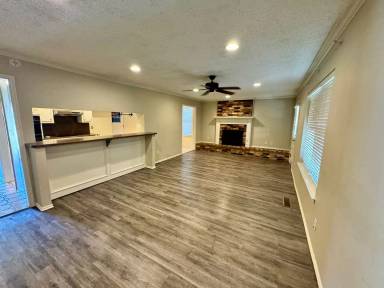 Main picture of 721 Willow Run