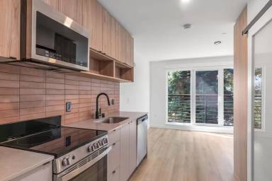 Main picture of 4015 Stone Way N