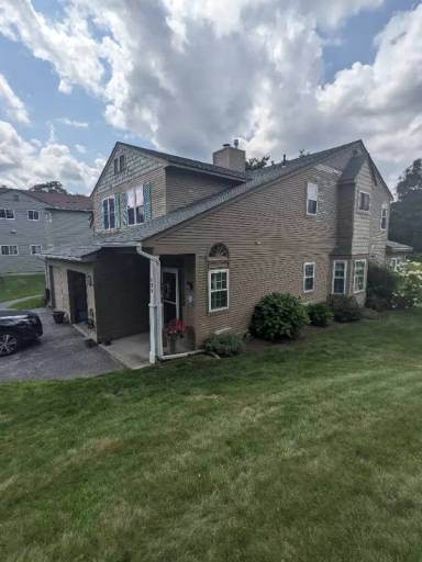 Main picture of 19B Nipmuc Trl