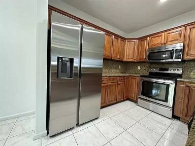 Main picture of 140 Baldwin Blvd