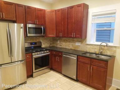 Main picture of 1076 Michigan Ave