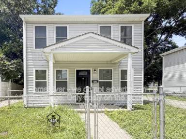 Main picture of 425 Hawkins Ave