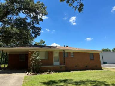 Main picture of 8 Frostwood Dr