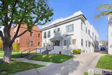 Main picture of 1012 S Orange Dr