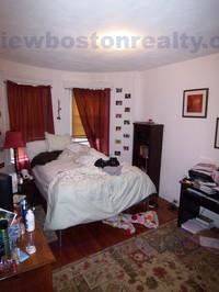 Main picture of 1905 Beacon St