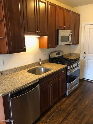 Main picture of 740 W Addison St