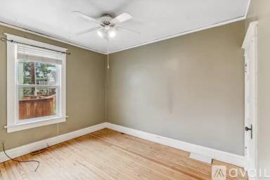 Main picture of 521 E 2nd Ave