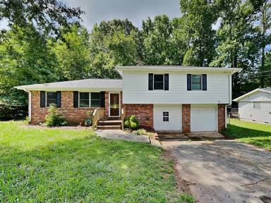 Main picture of 575 Cherry Ln
