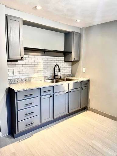 Main picture of 1005 N State St