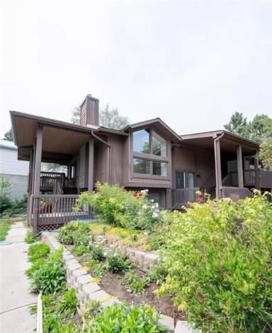 Main picture of 901 S Black Ave