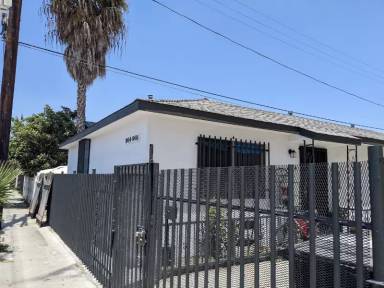 Main picture of 8414 S San Pedro St