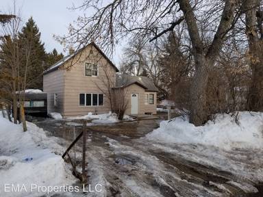 Main picture of 130 W 1st St