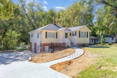 Main picture of 210 Corban Ave SE