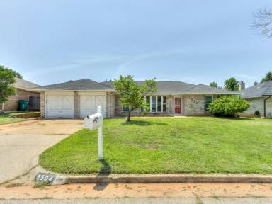 Main picture of 5504 NW 115th St