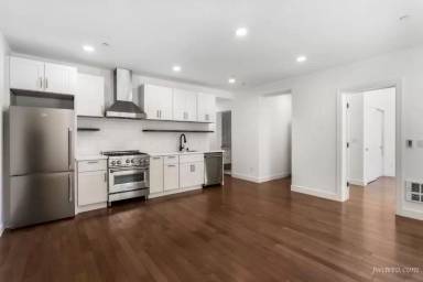 Main picture of 902 Vallejo St