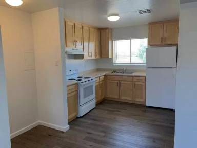 Main picture of 190 W Alamo St