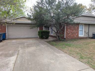 Main picture of 8132 E 65th St