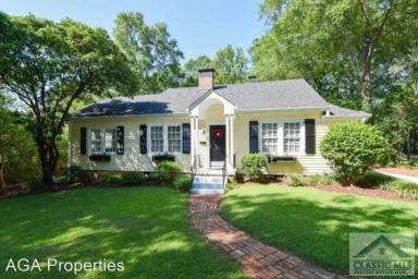 Main picture of 140 Greenwood Dr