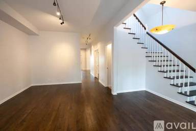Main picture of 3340 N Hamilton Ave