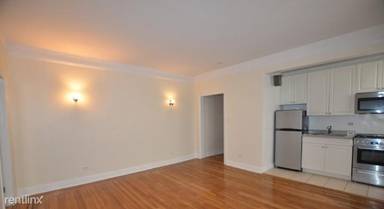 Main picture of 218 W 10th St