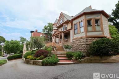 Main picture of 124 Winthrop Rd