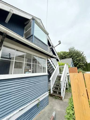Main picture of 1747 6th St