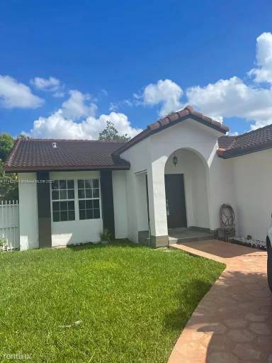 Main picture of 14471 SW 52nd St