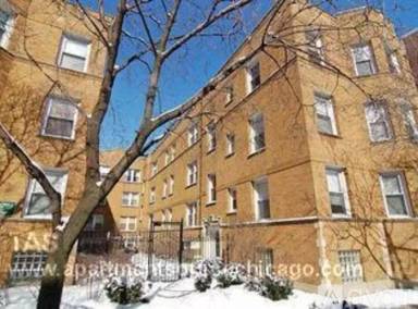 Main picture of 628-34 W Roscoe St