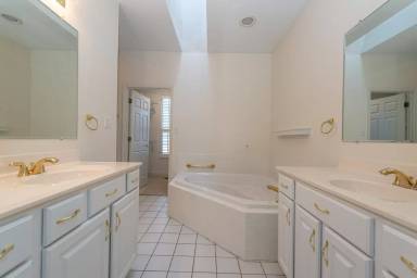 Main picture of 240 Royal Oaks Dr