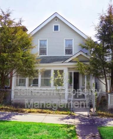 Main picture of 1206 E 3rd St