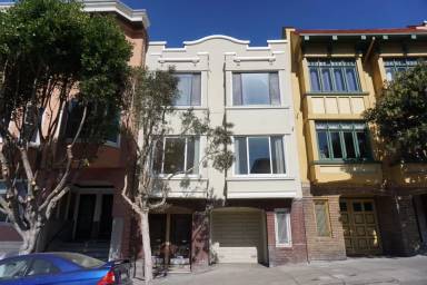 Main picture of 1364 Broadway