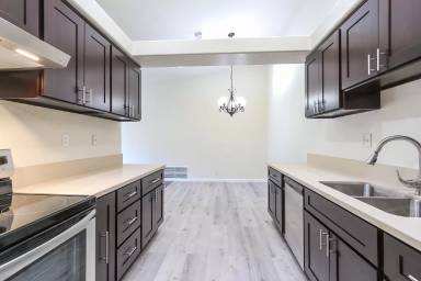 Main picture of 8284 Swanston Ln