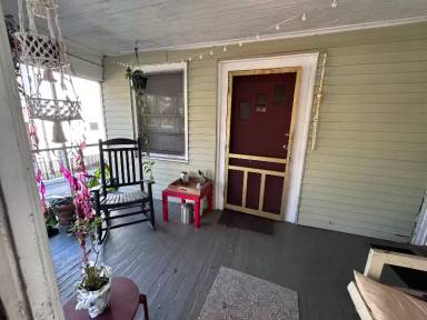 Main picture of 2925 Lookout Pl NE