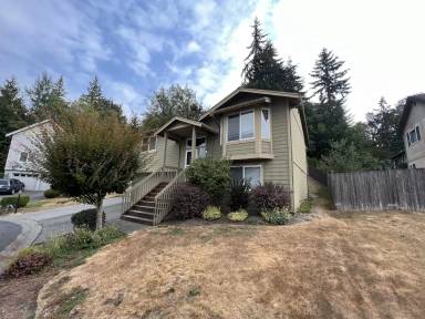 Main picture of 2025 81st Ave NE