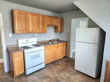 Main picture of 27 E 13th St