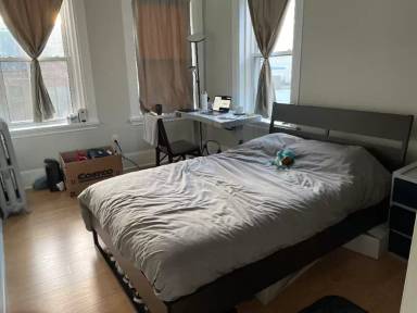 Main picture of 70 Joy St