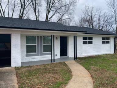 Main picture of 3302 Village Dr SW