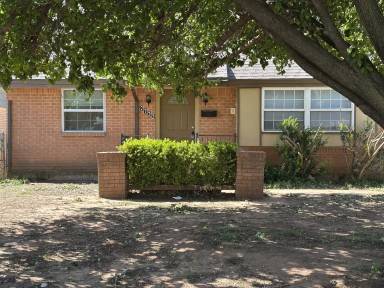 Main picture of 2708 SW 82nd St