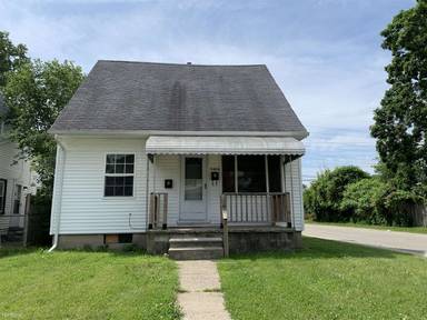 Main picture of 8404 Rivard Ave