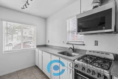Main picture of 2104 Bacon St