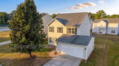 Main picture of 2703 Stafford St