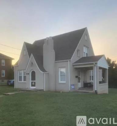 Main picture of 435 Pell Ave