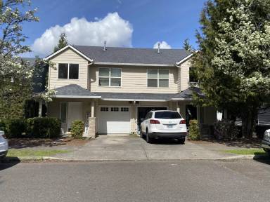 Main picture of 15625 NE Milton Pl