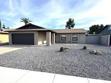 Main picture of 931 W Posada Ave