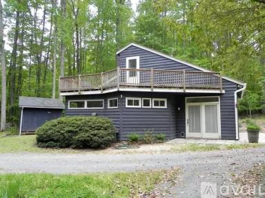 Main picture of 718 Whitney Ln