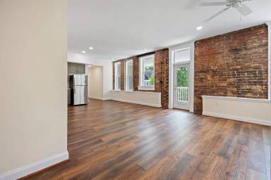Main picture of 913 Greenway Ct