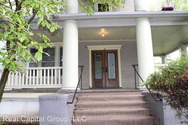 Main picture of 42 Ten Eyck Ave