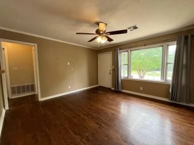 Main picture of 6817 NW 55th St