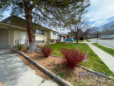 Main picture of 2827 E Bridgewater Dr