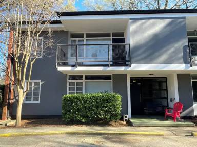 Main picture of 2126 E 7th St